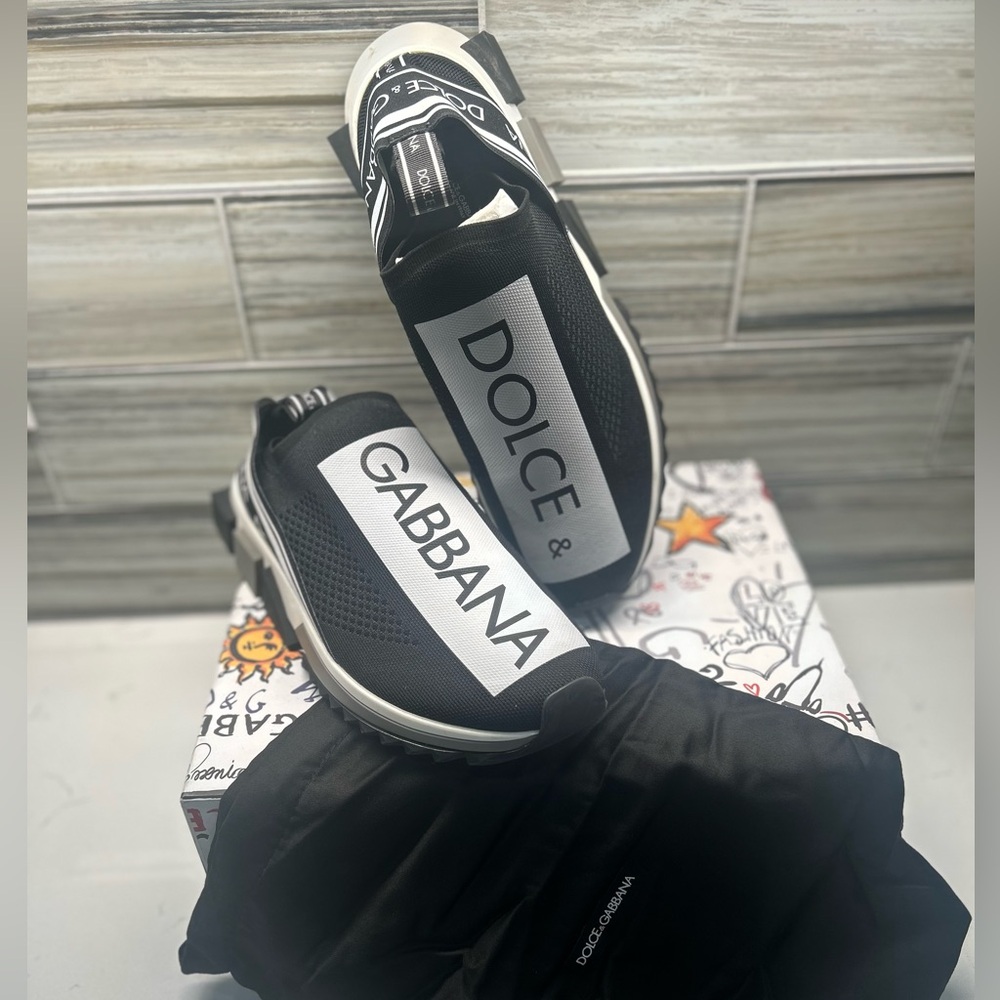 Dolce & Gabbana
logo printed sneakers